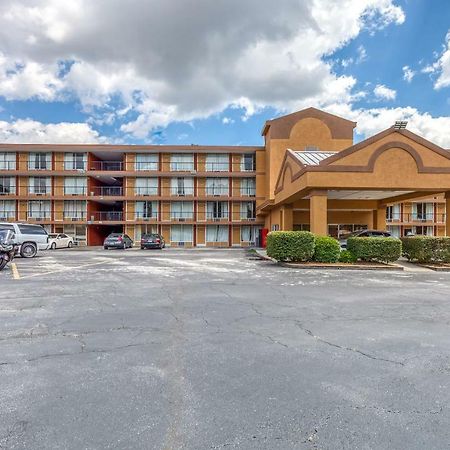Budgetel Inn & Suites Forest Park Exterior foto
